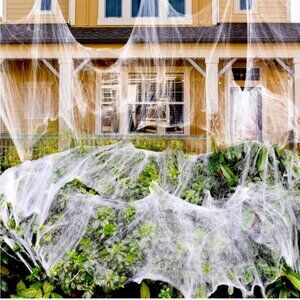 NWT 1400sq feet of stretchy spider webs with 30 spiders